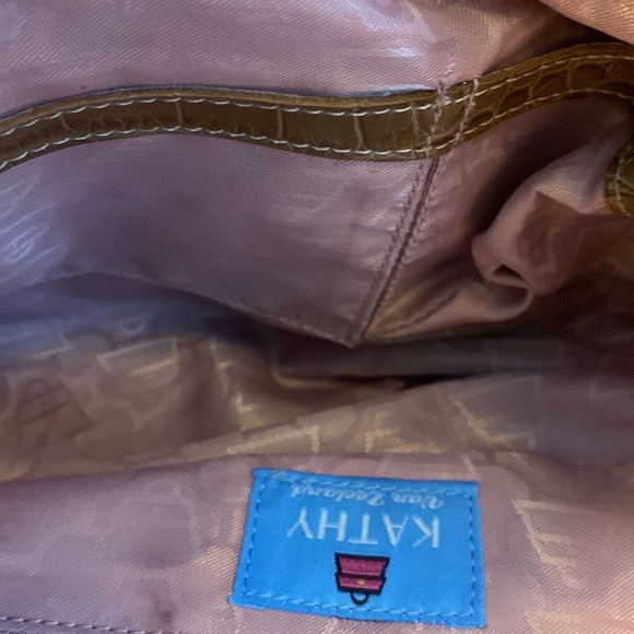 Kathy Van Zeeland like new purse! - Picture 5 of 9